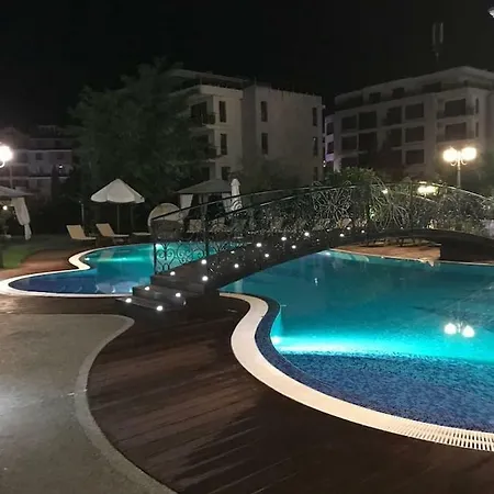 Роскошные Апартаменты На Солнечном Берегу Apartmán *